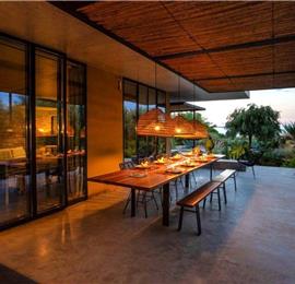 6 bedroom villa with pool and sea views near Noto, Sicily, sleeps 12